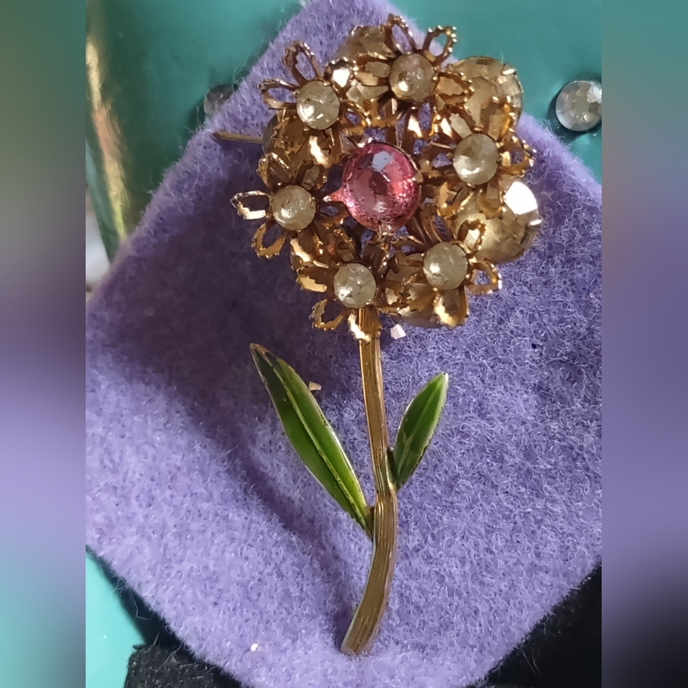 Vintage Rhinestone & Enamel Flower Brooch - Picture 4 of 16